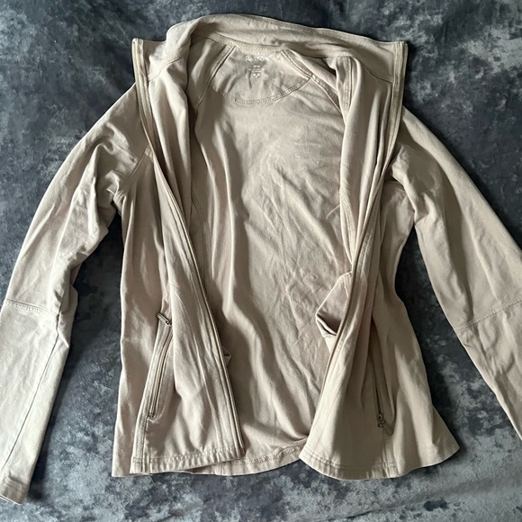 Reitman’s Running Jacket - Picture 4 of 5